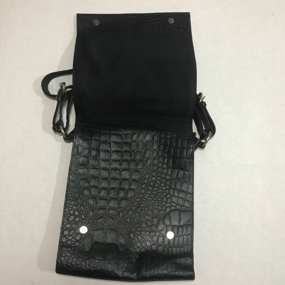 Wilsons Leather Black Textured Shoulder Bag - Picture 2 of 4